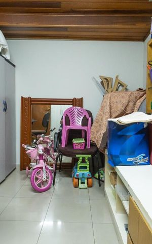 Casa à venda com 366m², 6 quartos e 5 vagas Casa à venda com 366m², 6 quartos e 5 vagasQuarto 5