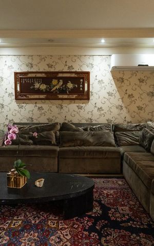 Casa à venda com 366m², 6 quartos e 5 vagas Casa à venda com 366m², 6 quartos e 5 vagasSala de Estar