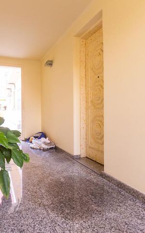 Casa à venda com 366m², 6 quartos e 5 vagas Casa à venda com 366m², 6 quartos e 5 vagasÁrea comum