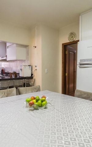 Casa à venda com 366m², 6 quartos e 5 vagas Casa à venda com 366m², 6 quartos e 5 vagasCopa