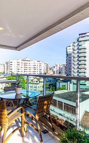 Apartamento à venda com 116m², 3 quartos e 2 vagas Apartamento à venda com 116m², 3 quartos e 2 vagasVaranda gourmet