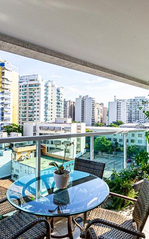 Apartamento à venda com 116m², 3 quartos e 2 vagas Apartamento à venda com 116m², 3 quartos e 2 vagasVaranda gourmet