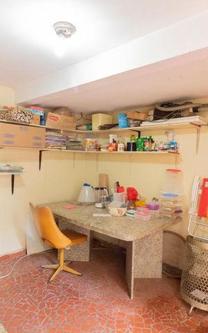 Casa à venda com 220m², 3 quartos e 2 vagas Casa à venda com 220m², 3 quartos e 2 vagasDepósito