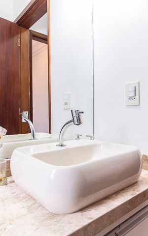 Casa à venda com 150m², 3 quartos e 3 vagas Casa à venda com 150m², 3 quartos e 3 vagasBanheiro da Suíte 1
