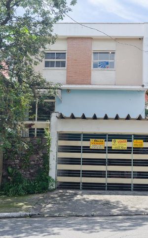 Casa à venda com 350m², 3 quartos e 2 vagasFachada