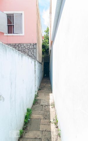 Casa à venda com 350m², 3 quartos e 2 vagasCorredor Externo