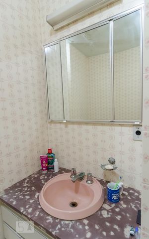 Casa à venda com 350m², 3 quartos e 2 vagasBanheiro da Suíte