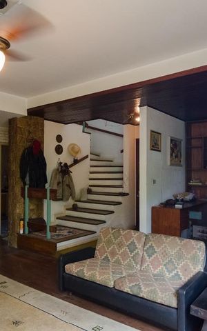 Casa à venda com 350m², 3 quartos e 2 vagasSala