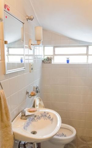 Casa à venda com 350m², 3 quartos e 2 vagasLavabo