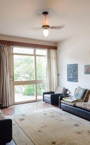 Casa à venda com 350m², 3 quartos e 2 vagasSala