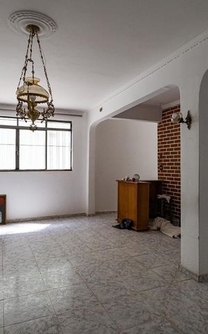 Casa à venda com 234m², 3 quartos e 5 vagas Casa à venda com 234m², 3 quartos e 5 vagasSala