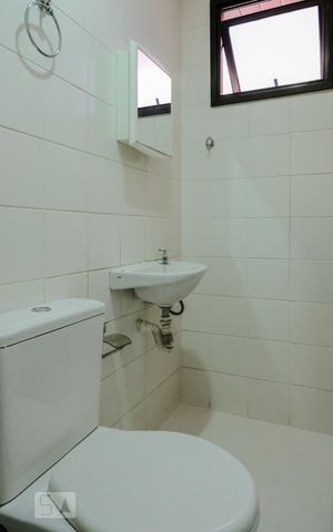 Apartamento para alugar com 102m², 3 quartos e 2 vagas Apartamento para alugar com 102m², 3 quartos e 2 vagasBanheiro de Serviço