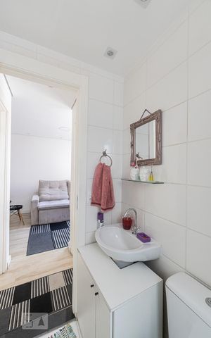 Apartamento para alugar com 42m², 2 quartos e sem vaga Apartamento para alugar com 42m², 2 quartos e sem vagaBanheiro Social
