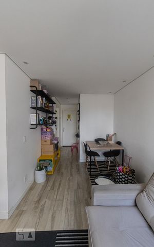 Apartamento para alugar com 42m², 2 quartos e sem vaga Apartamento para alugar com 42m², 2 quartos e sem vagaSala