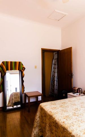Casa à venda com 204m², 6 quartos e 1 vaga Casa à venda com 204m², 6 quartos e 1 vagaQuarto 1