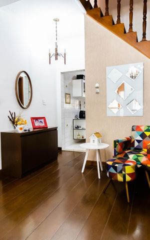 Casa à venda com 204m², 6 quartos e 1 vaga Casa à venda com 204m², 6 quartos e 1 vagaSala