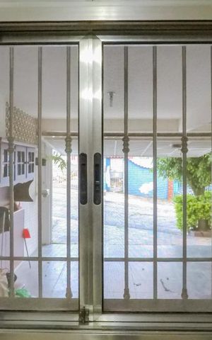 Casa à venda com 200m², 3 quartos e 2 vagasSala