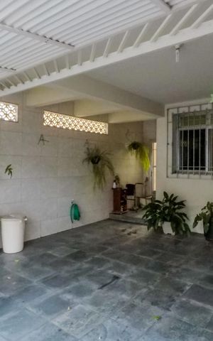 Casa à venda com 200m², 3 quartos e 2 vagasGaragem