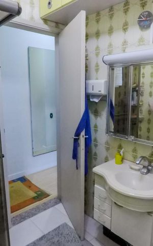 Casa à venda com 200m², 3 quartos e 2 vagasBanheiro
