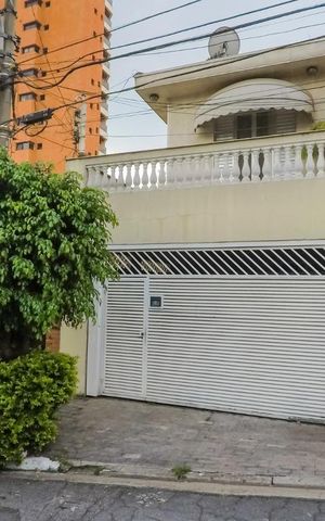 Casa à venda com 200m², 3 quartos e 2 vagasFachada