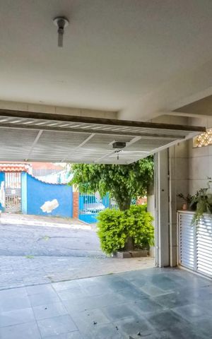 Casa à venda com 200m², 3 quartos e 2 vagasGaragem