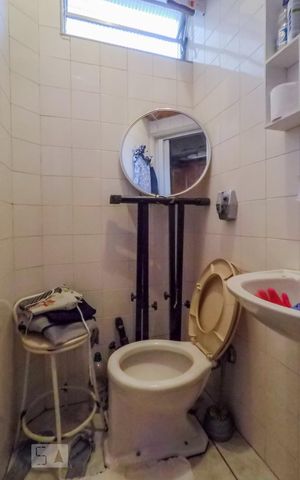 Casa à venda com 200m², 3 quartos e 2 vagasBanheiro de Serviço