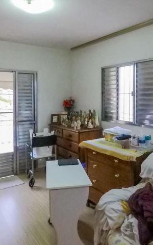 Casa à venda com 200m², 3 quartos e 2 vagasQuarto 3 - suite