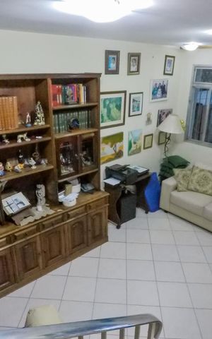 Casa à venda com 200m², 3 quartos e 2 vagasSala