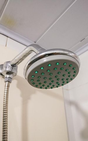 Apartamento à venda com 74m², 3 quartos e 1 vaga Apartamento à venda com 74m², 3 quartos e 1 vagaChuveiro