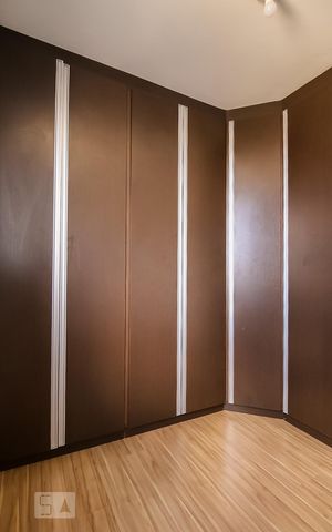 Apartamento à venda com 74m², 3 quartos e 1 vaga Apartamento à venda com 74m², 3 quartos e 1 vagaCloset da suíte
