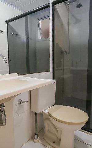Apartamento à venda com 74m², 3 quartos e 1 vaga Apartamento à venda com 74m², 3 quartos e 1 vagaBanheiro Social