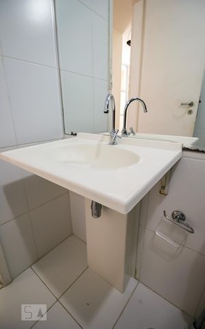 Apartamento à venda com 74m², 3 quartos e 1 vaga Apartamento à venda com 74m², 3 quartos e 1 vagaBanheiro Social