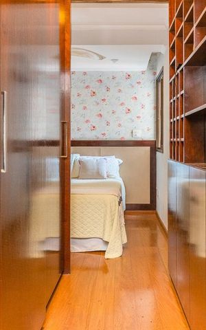 Apartamento à venda com 55m², 2 quartos e 2 vagas Apartamento à venda com 55m², 2 quartos e 2 vagasCloset