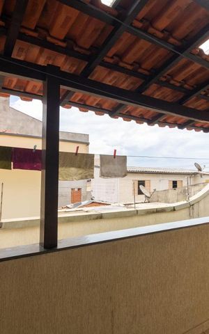 Casa à venda com 354m², 4 quartos e 6 vagas Casa à venda com 354m², 4 quartos e 6 vagasVaranda - área de serviço