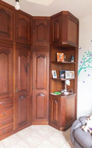 Casa à venda com 354m², 4 quartos e 6 vagas Casa à venda com 354m², 4 quartos e 6 vagasQuarto 3