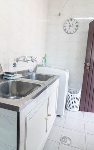 Casa à venda com 354m², 4 quartos e 6 vagas Casa à venda com 354m², 4 quartos e 6 vagasCozinha