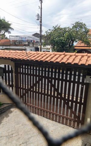 Casa à venda com 354m², 4 quartos e 6 vagas Casa à venda com 354m², 4 quartos e 6 vagasVista