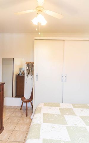 Casa à venda com 354m², 4 quartos e 6 vagas Casa à venda com 354m², 4 quartos e 6 vagasQuarto 1