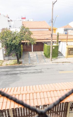 Casa à venda com 354m², 4 quartos e 6 vagas Casa à venda com 354m², 4 quartos e 6 vagasVista