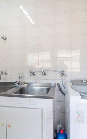 Casa à venda com 354m², 4 quartos e 6 vagas Casa à venda com 354m², 4 quartos e 6 vagasÁrea de Serviço