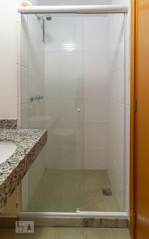 Apartamento à venda com 77m², 3 quartos e 1 vaga Apartamento à venda com 77m², 3 quartos e 1 vagaBanheiro Social