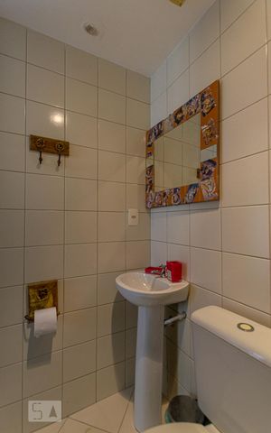 Apartamento à venda com 64m², 2 quartos e 1 vaga Apartamento à venda com 64m², 2 quartos e 1 vagaBanheiro da Suíte