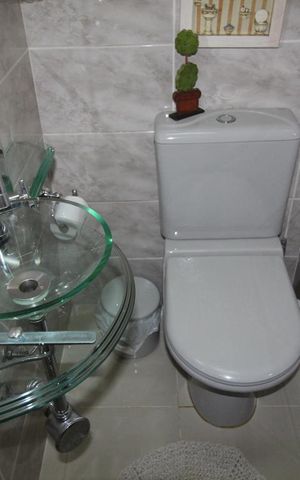 Casa à venda com 200m², 3 quartos e 4 vagasLavabo