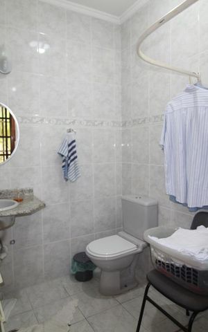 Casa à venda com 200m², 3 quartos e 4 vagasBanheiro