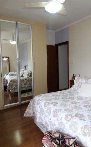 Casa à venda com 200m², 3 quartos e 4 vagasQuarto