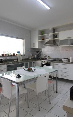 Casa à venda com 200m², 3 quartos e 4 vagasCozinha