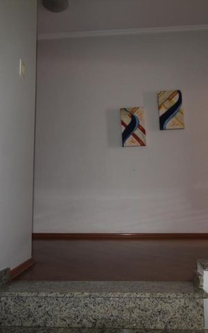 Casa à venda com 200m², 3 quartos e 4 vagasEscada