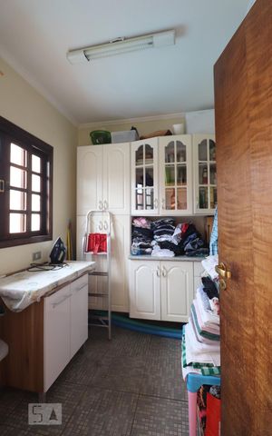 Casa à venda com 233m², 3 quartos e 5 vagasQuarto de Serviço