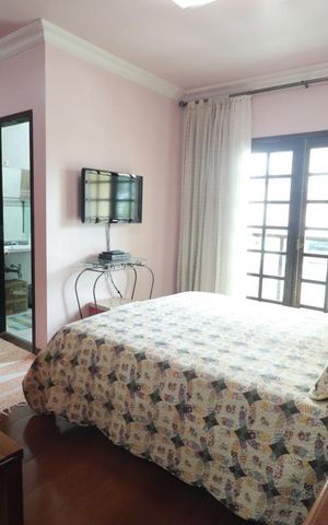 Casa à venda com 233m², 3 quartos e 5 vagasSuíte 2