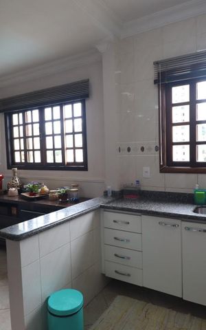Casa à venda com 233m², 3 quartos e 5 vagasCozinha